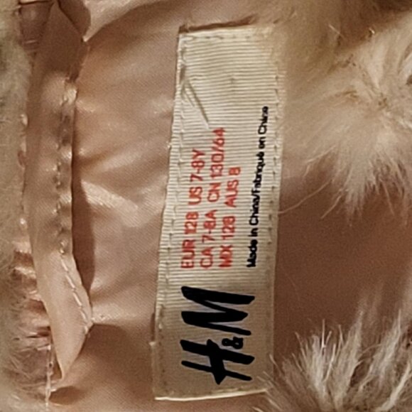 Girl's H&M faux fur vest  Size CA 7-8A - Picture 2 of 3